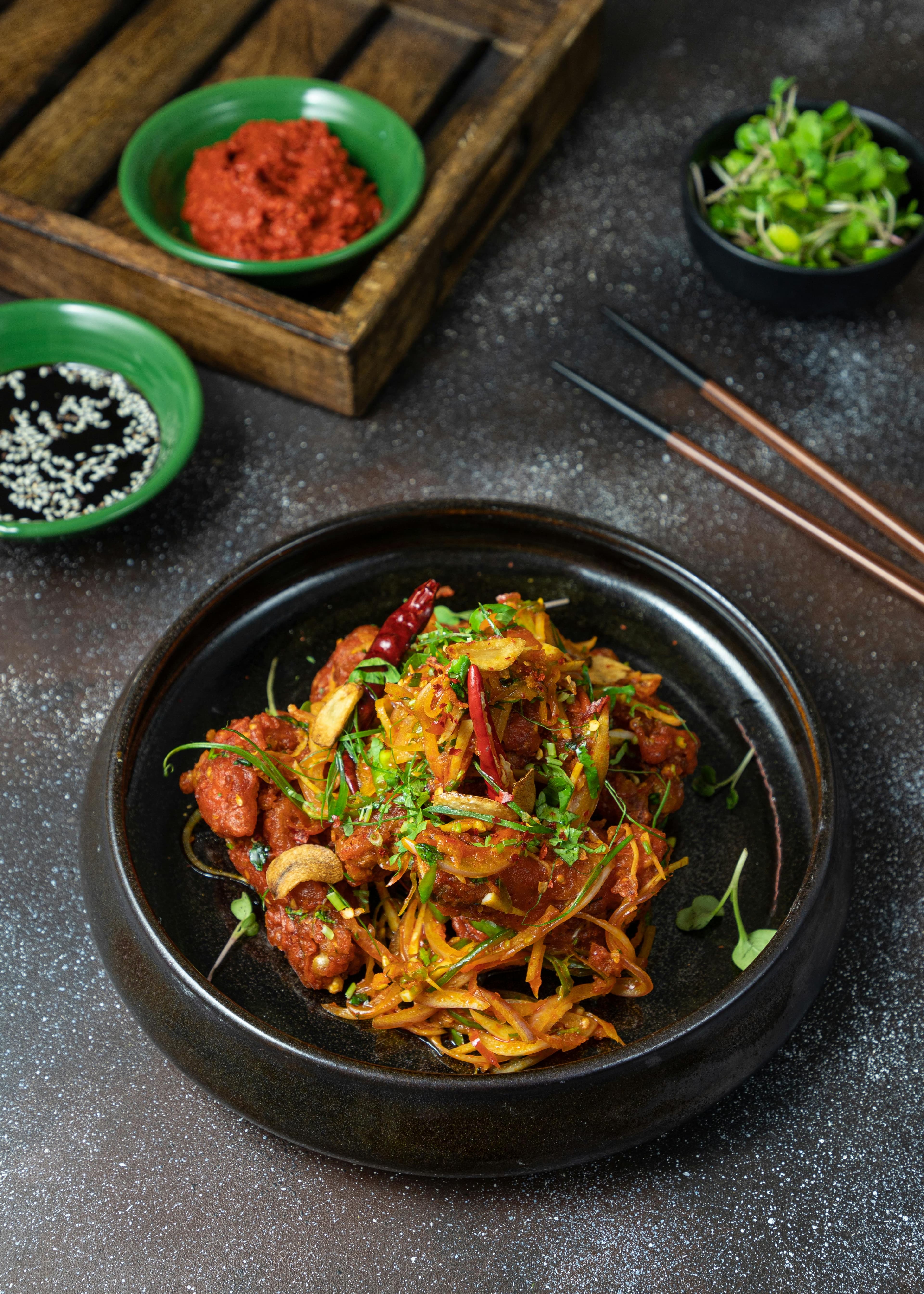 Street Style Schezwan Chicken Chowmein